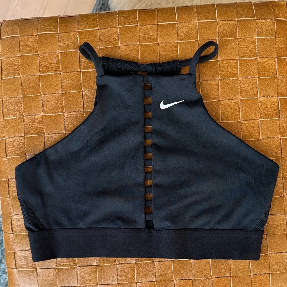 Nike Black High-Neck Sports Bra